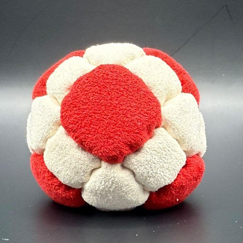 Freestyle footbag by Mäcrobag