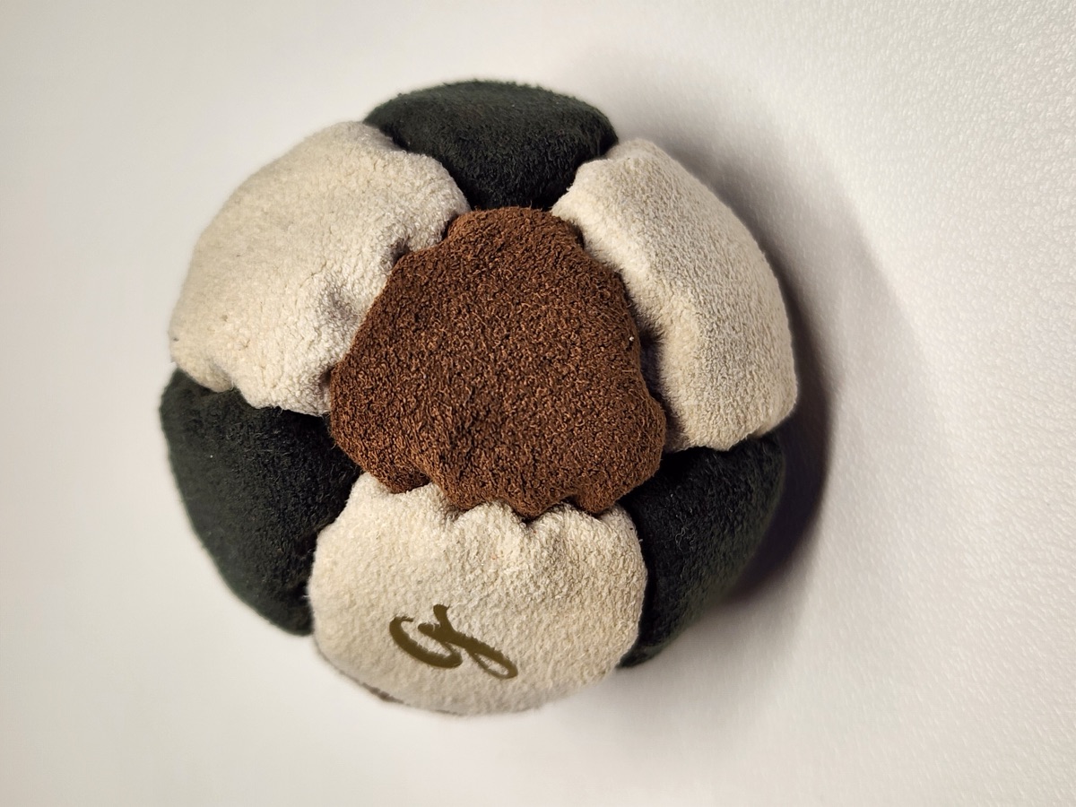 14-Panel Footbag by G (#74) — Stitched by freestyle player G. A 14-panel pro freestyle bag made from Ultrasuede LX — the gold standard fabric for freestyle footbags. 14 panels, 2 inch, 65g.